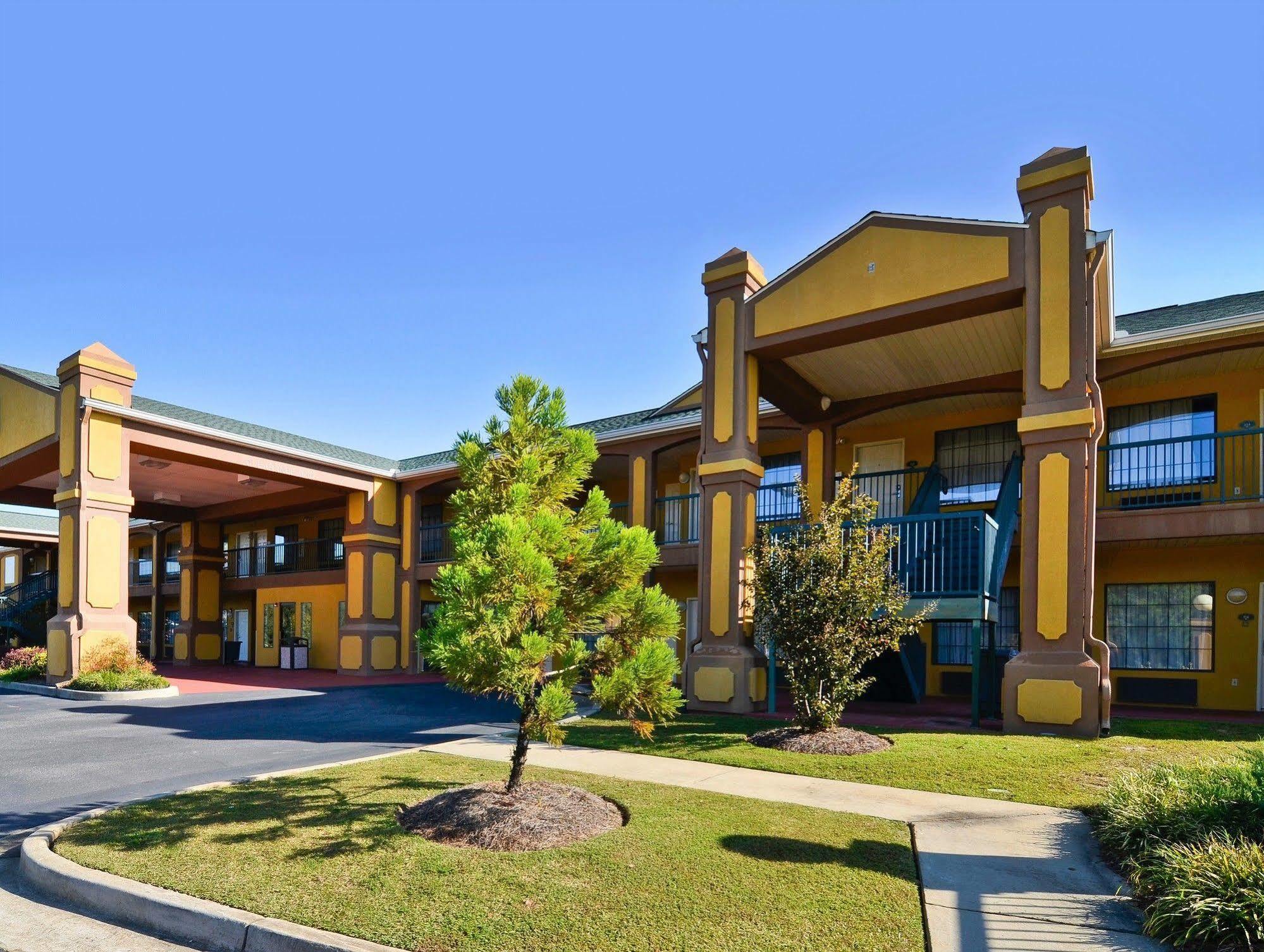 Best Western Hawkinsville Inn & Suites Екстериор снимка