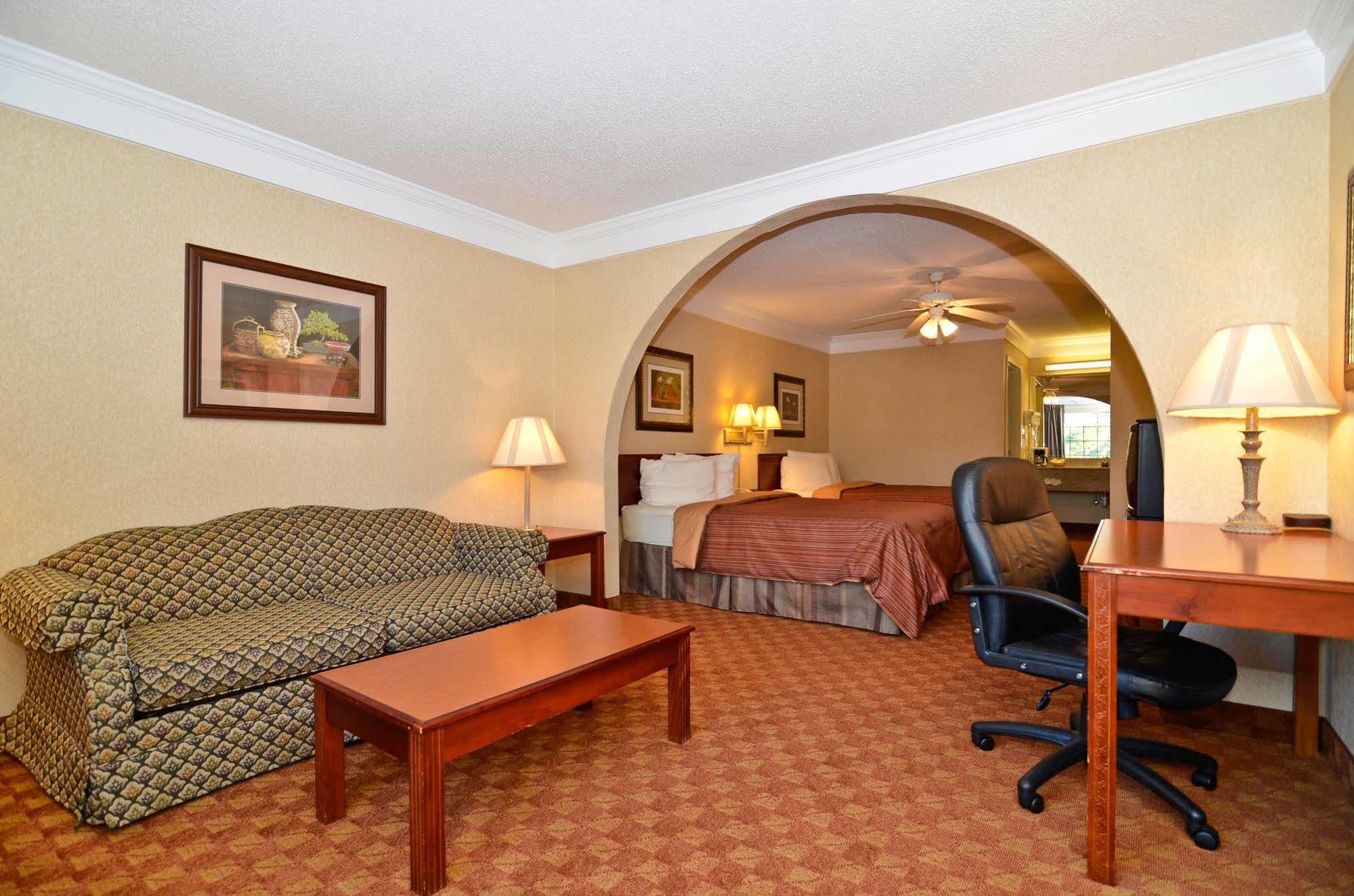 Best Western Hawkinsville Inn & Suites Екстериор снимка