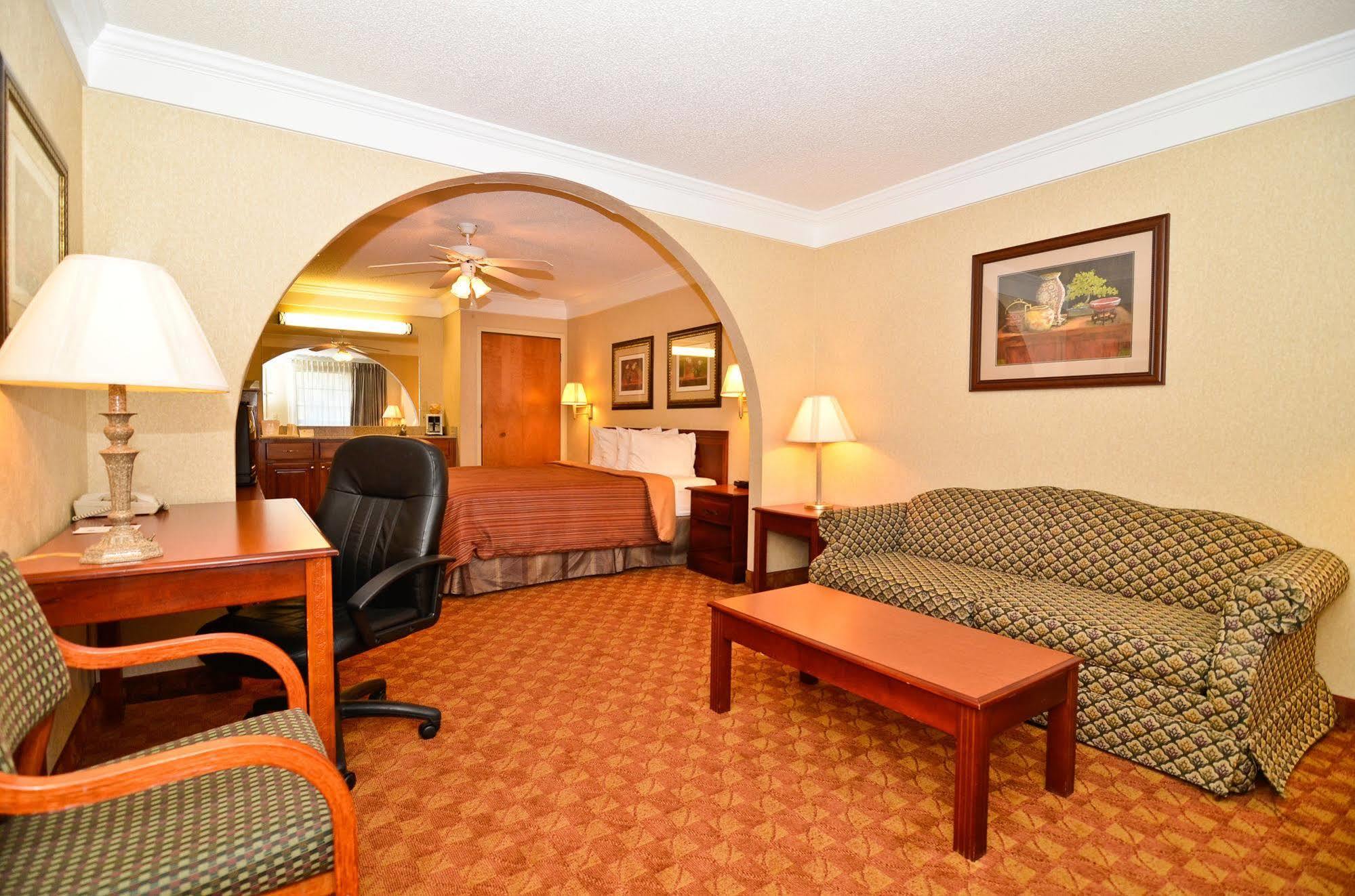 Best Western Hawkinsville Inn & Suites Екстериор снимка